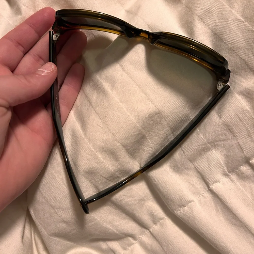 Ray-Ban Tortoise Shell sunglasses - Picture 5 of 14